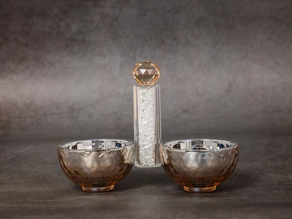 מלחית קריסטל עם אבנים לבנות